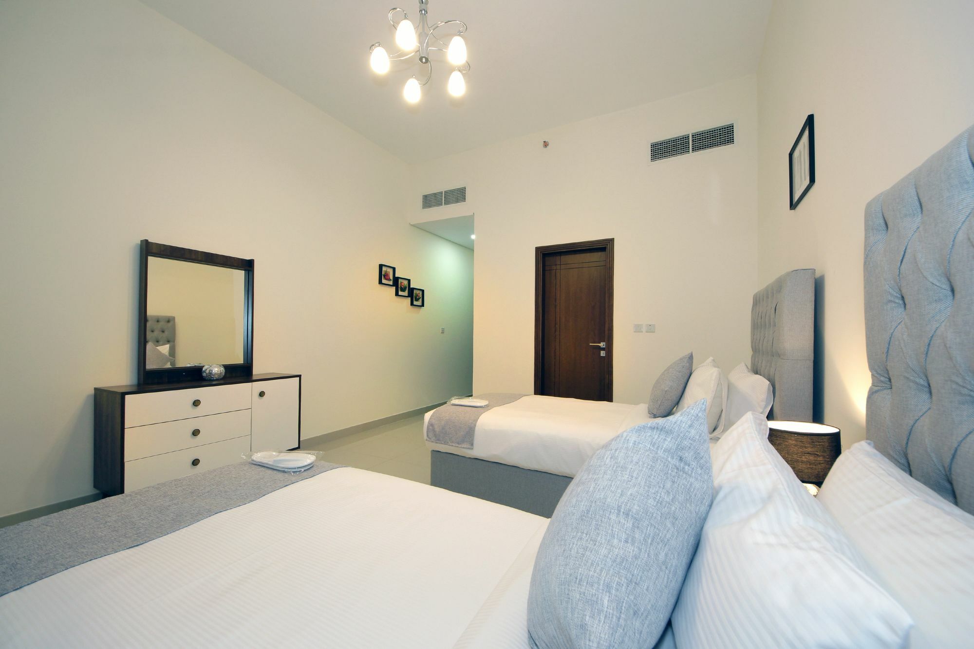 Spacious 2 Bedroom In Al Telal 11, Al Barsha 1 Dubai Exterior foto