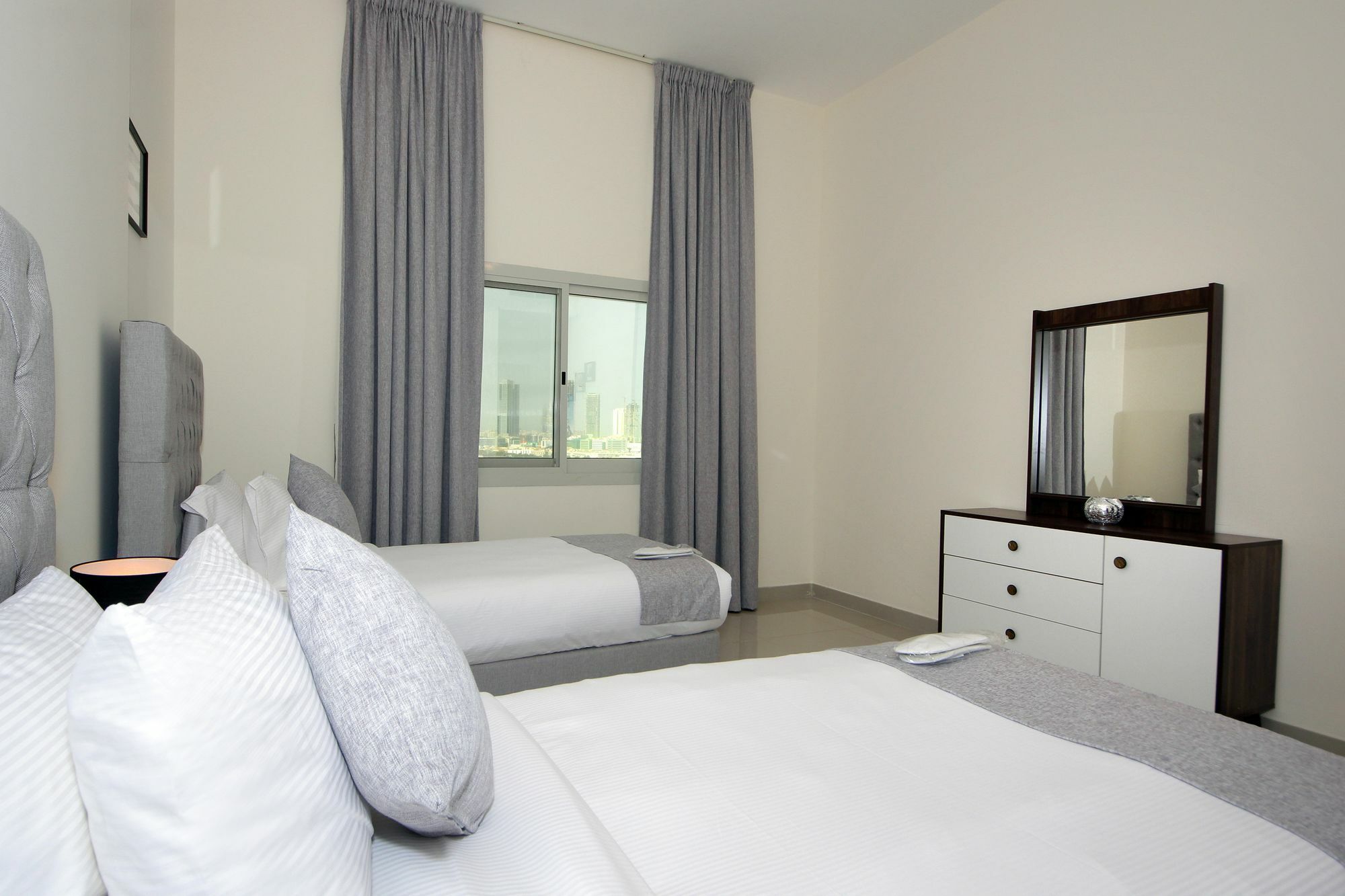 Spacious 2 Bedroom In Al Telal 11, Al Barsha 1 Dubai Exterior foto