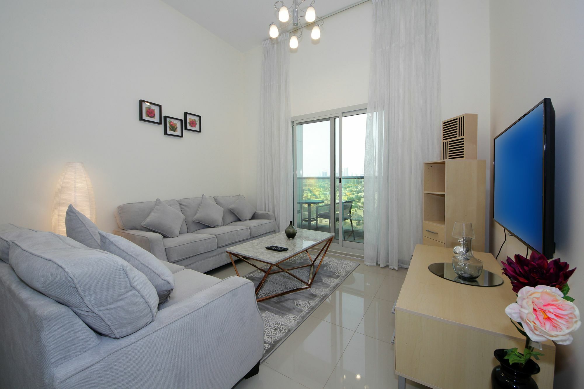 Spacious 2 Bedroom In Al Telal 11, Al Barsha 1 Dubai Exterior foto